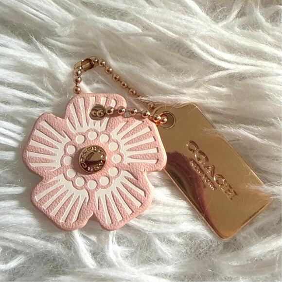 1" COACH Gold Tea Rose Flower Floral Bag Charm Hang Tag - Picture 1 of 2